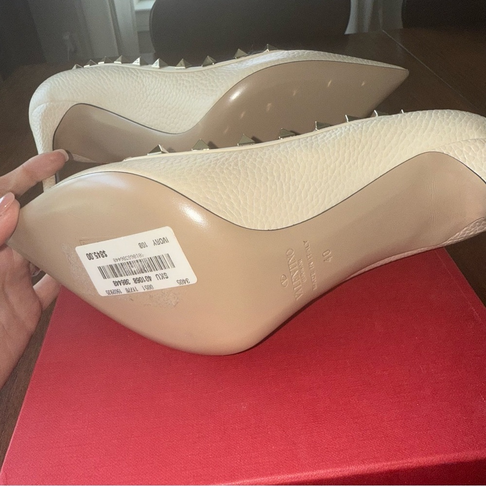 NWT Authentic Valentino Garavani Rockstud Pumps in Ivory - Picture 6 of 8